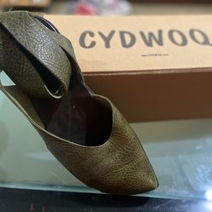 Cydwoq Sandal